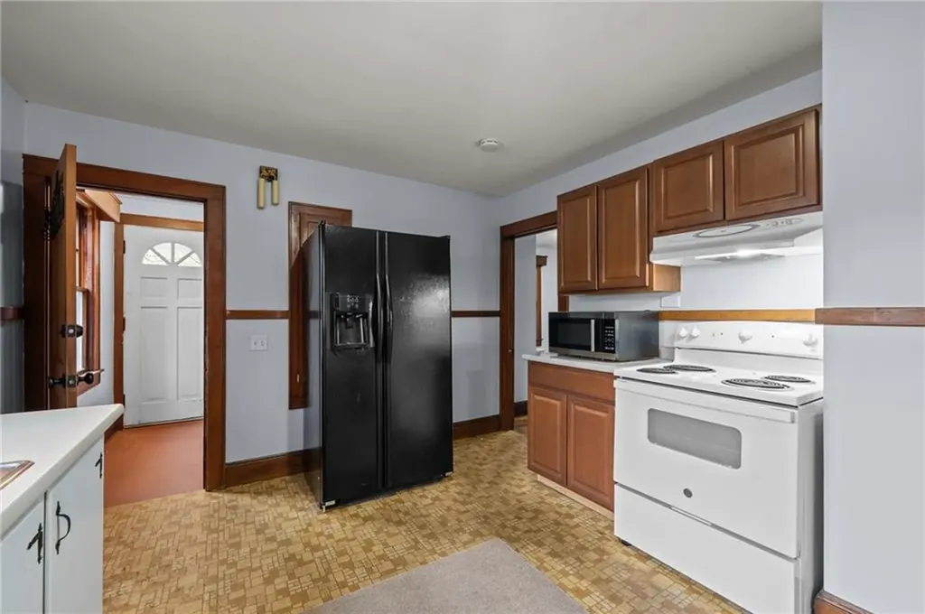 8 Perkins Avenue Westerly RI 02891