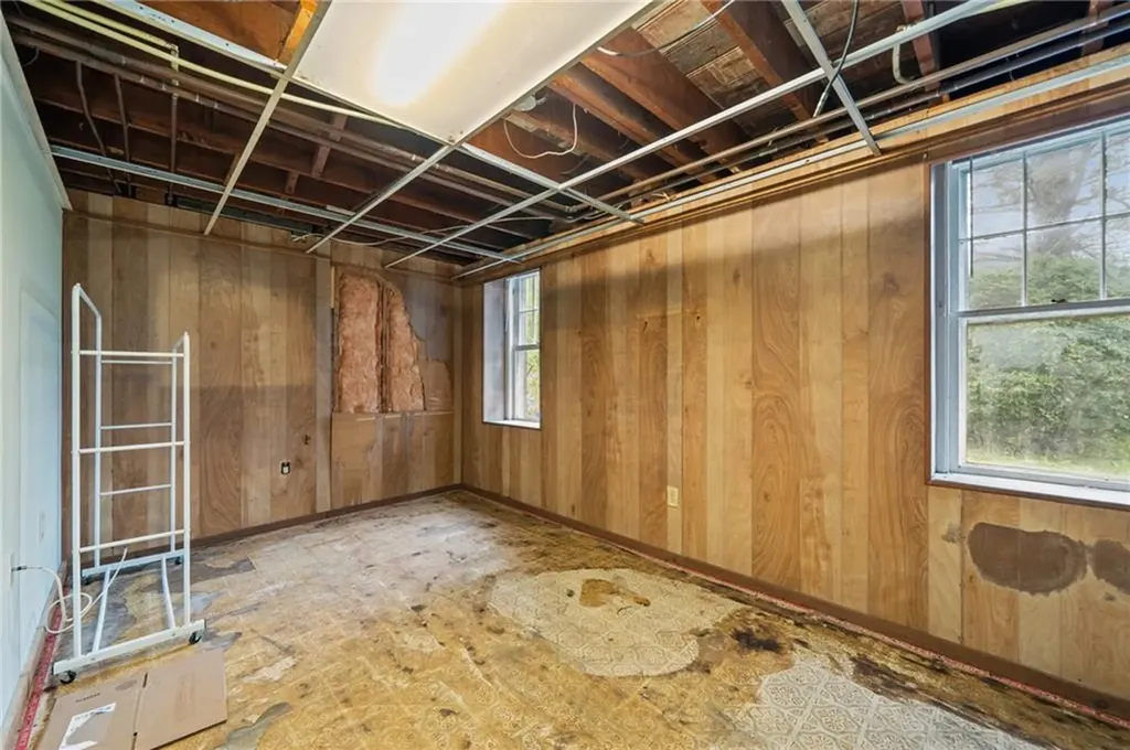 8 Perkins Avenue Westerly RI 02891