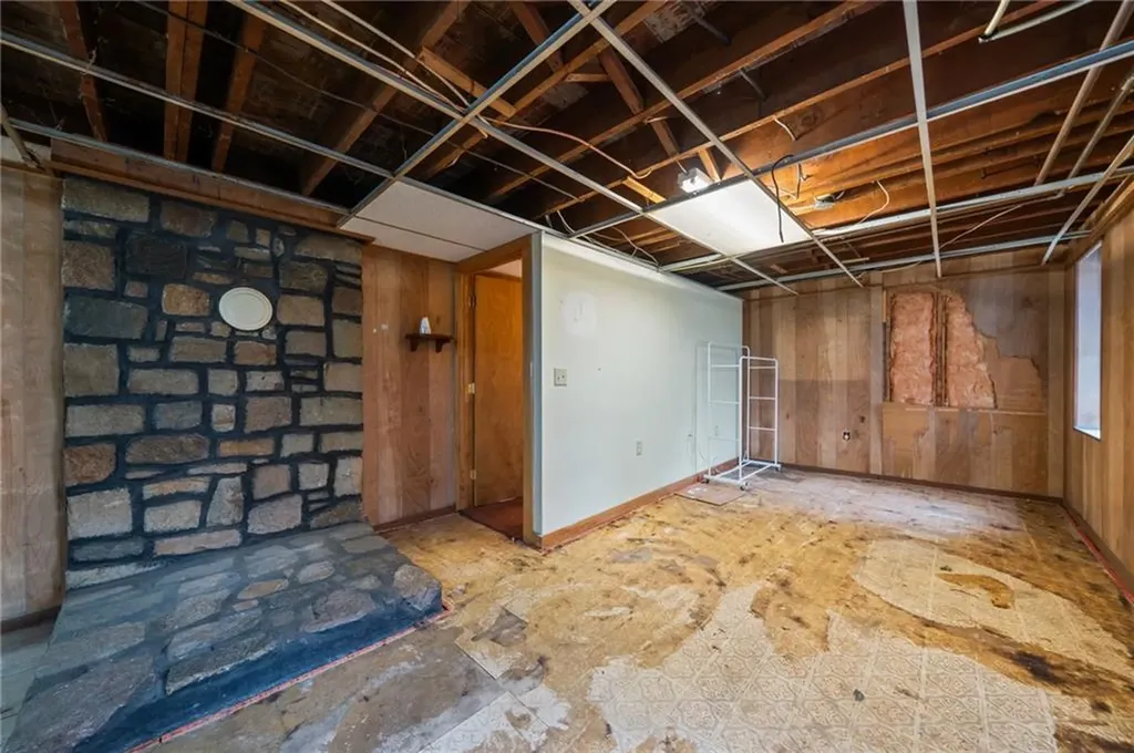 8 Perkins Avenue Westerly RI 02891