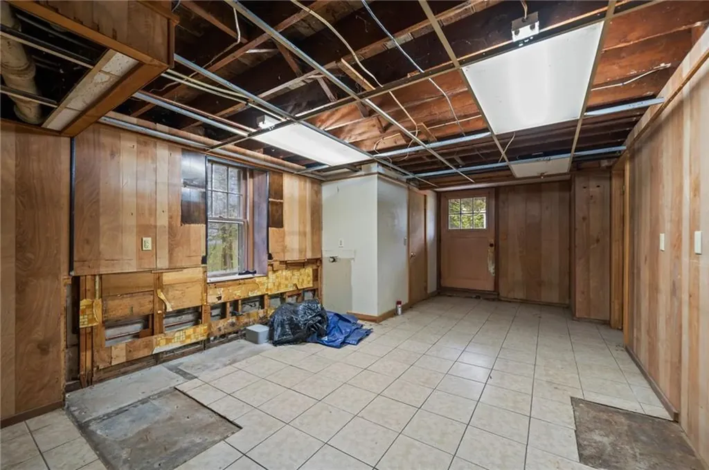 8 Perkins Avenue Westerly RI 02891