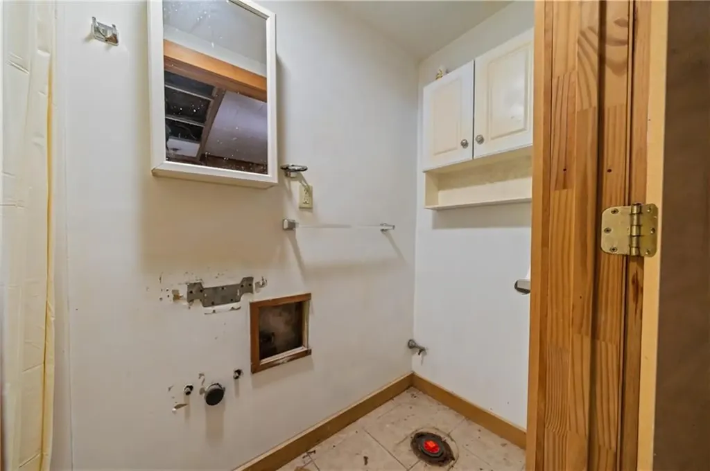 8 Perkins Avenue Westerly RI 02891