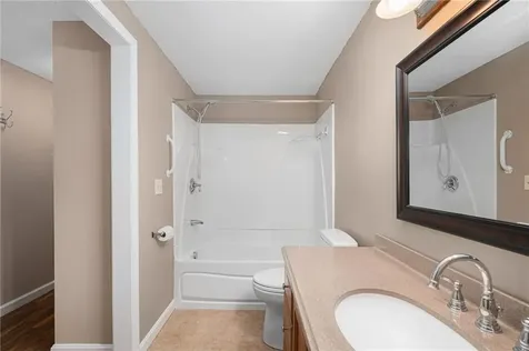 3524 W Shore Road Warwick RI 02886
