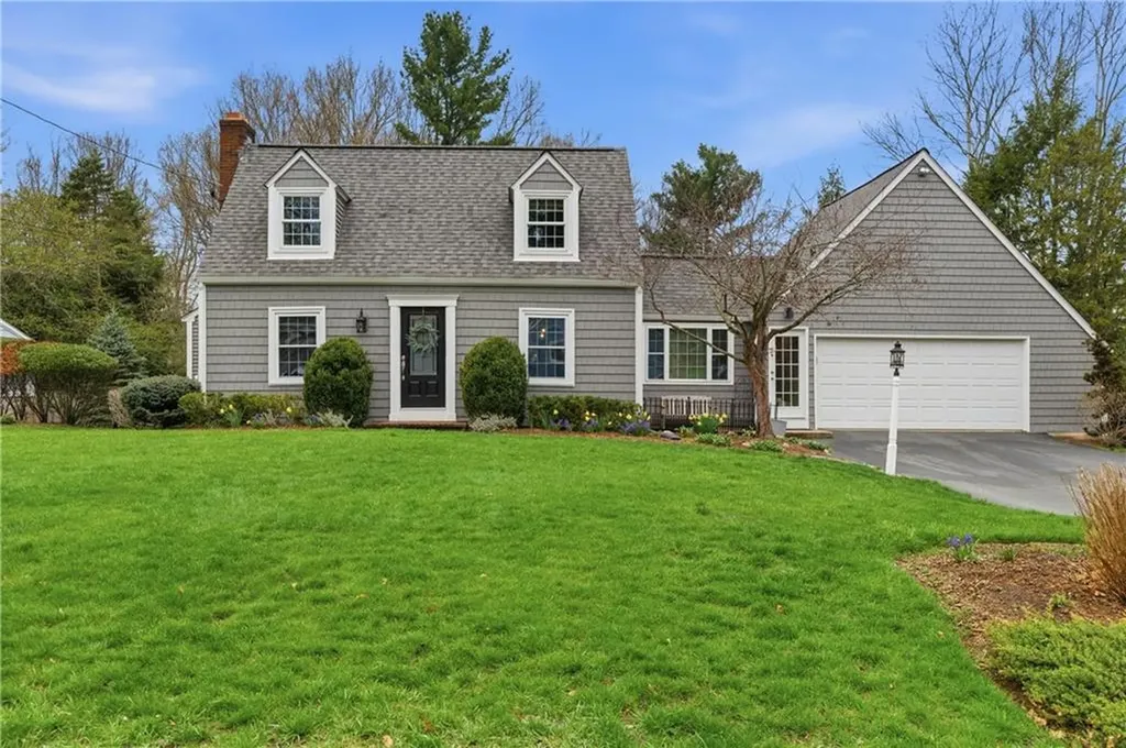 27 Old Meadow Lane Cumberland RI 02864