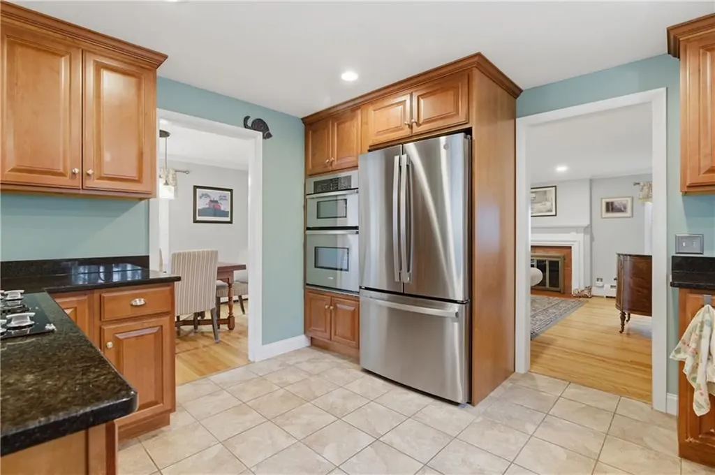 27 Old Meadow Lane Cumberland RI 02864