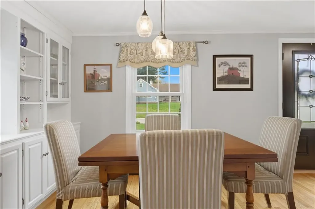 27 Old Meadow Lane Cumberland RI 02864