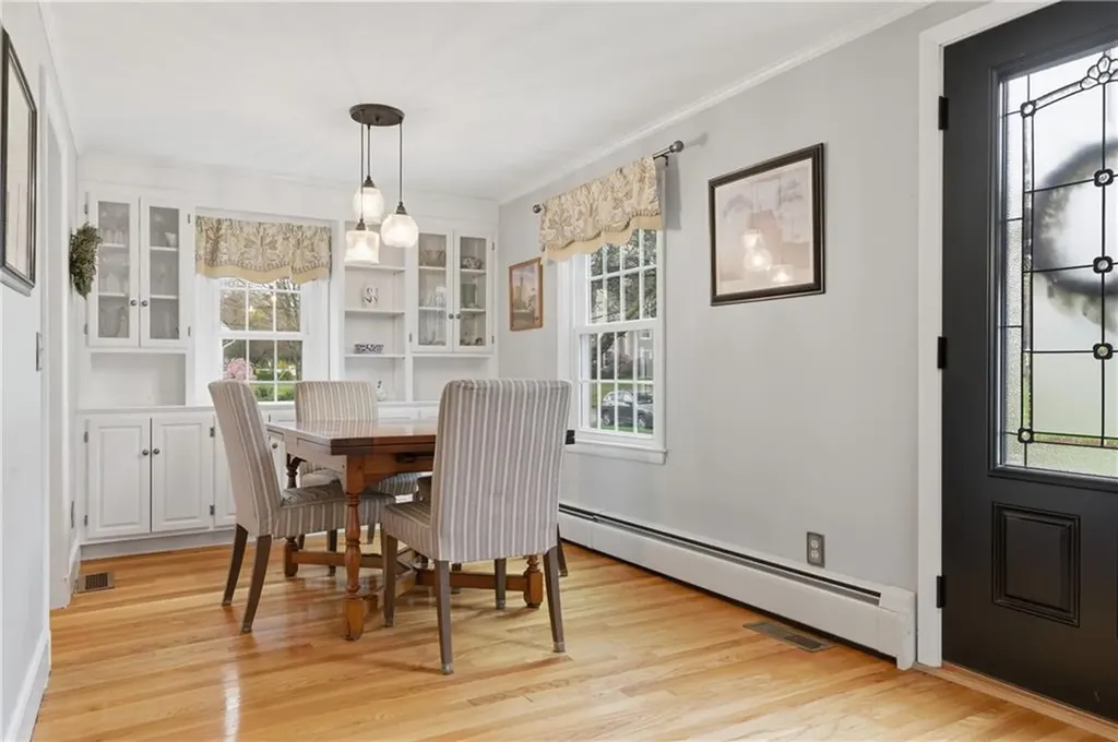 27 Old Meadow Lane Cumberland RI 02864