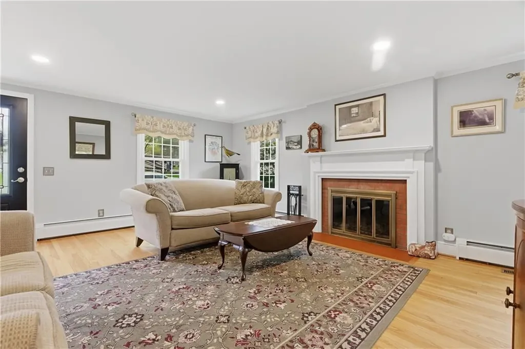 27 Old Meadow Lane Cumberland RI 02864