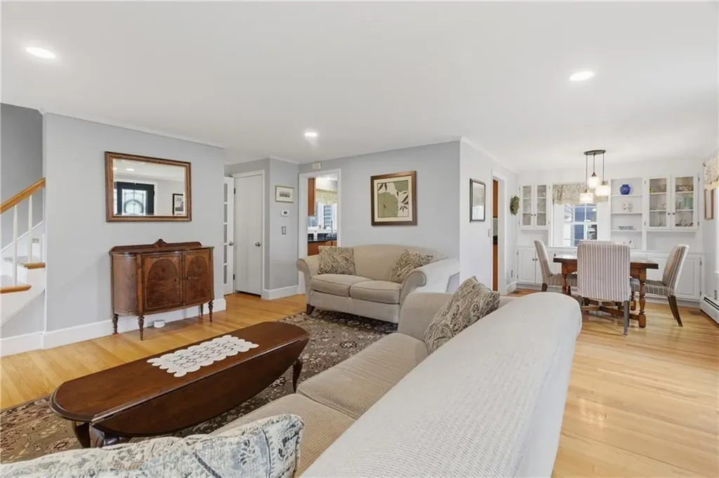 27 Old Meadow Lane Cumberland RI 02864