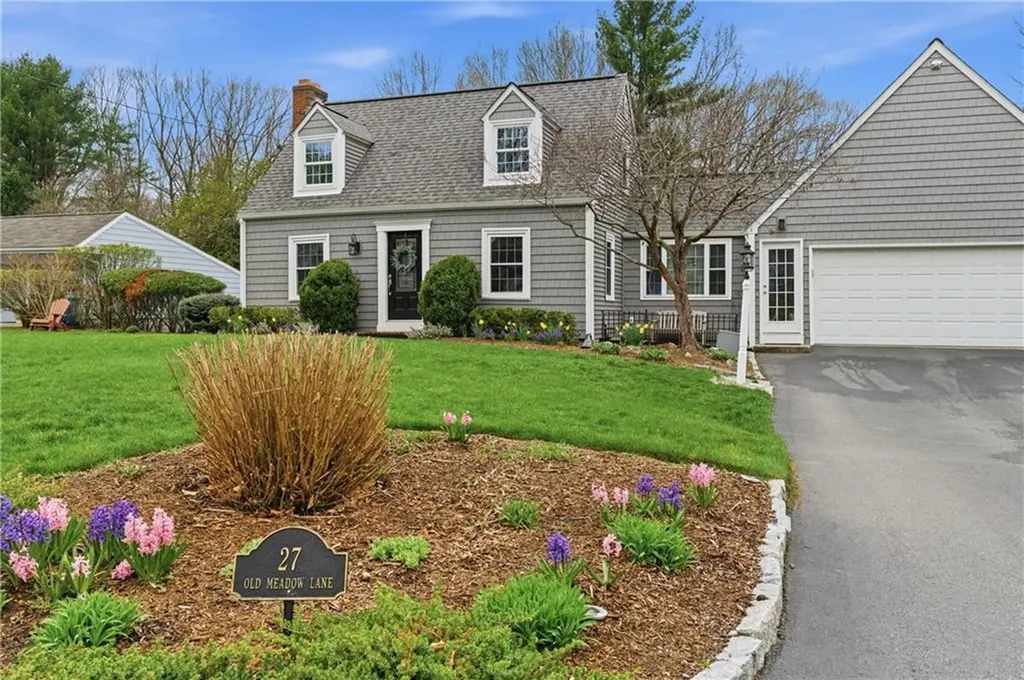 27 Old Meadow Lane Cumberland RI 02864