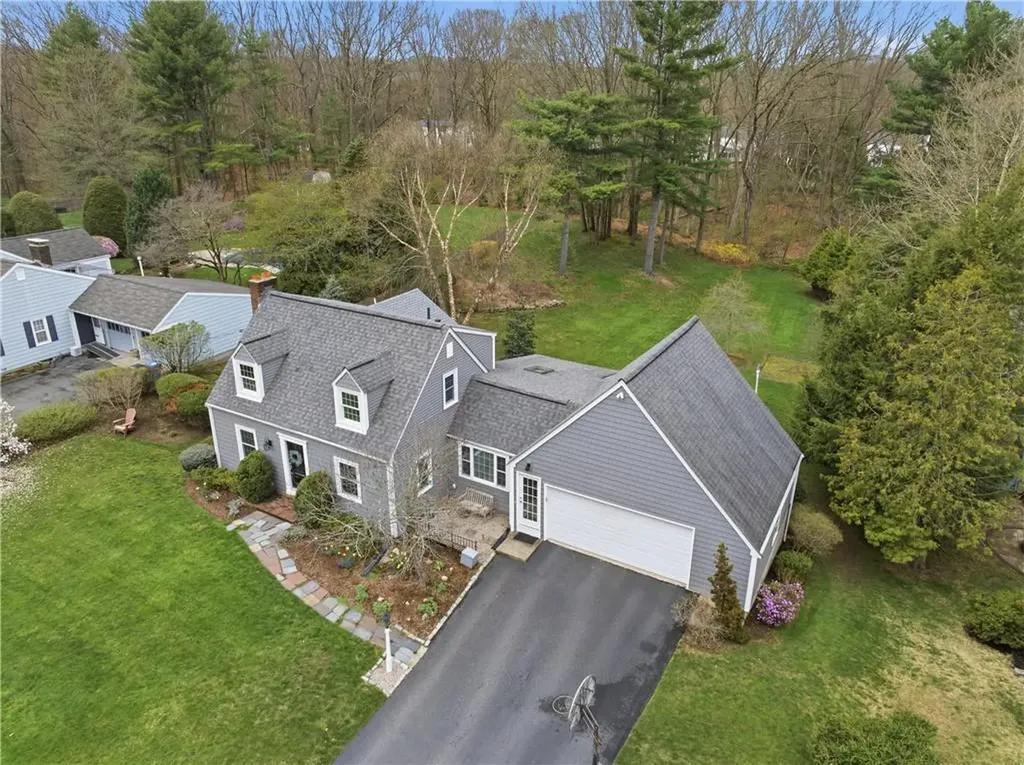 27 Old Meadow Lane Cumberland RI 02864