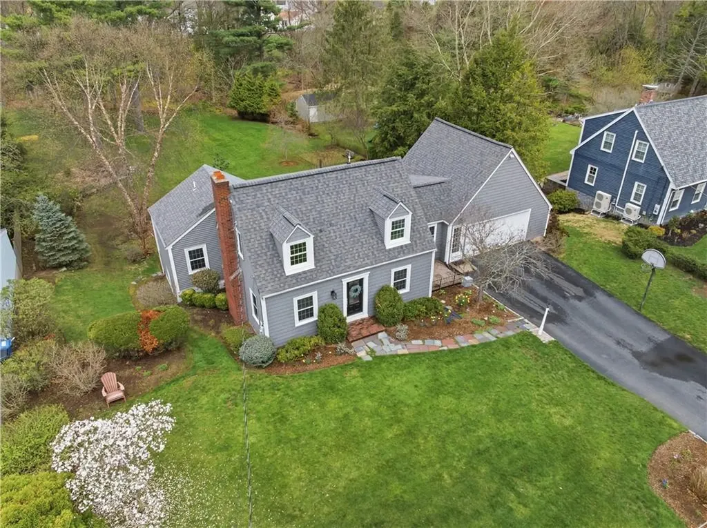 27 Old Meadow Lane Cumberland RI 02864