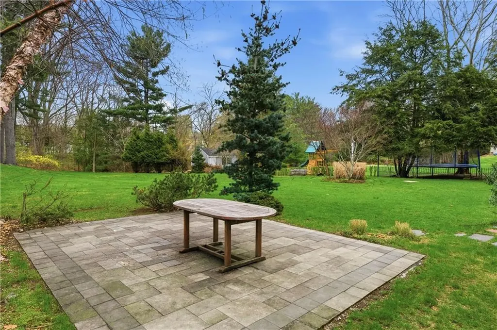 27 Old Meadow Lane Cumberland RI 02864