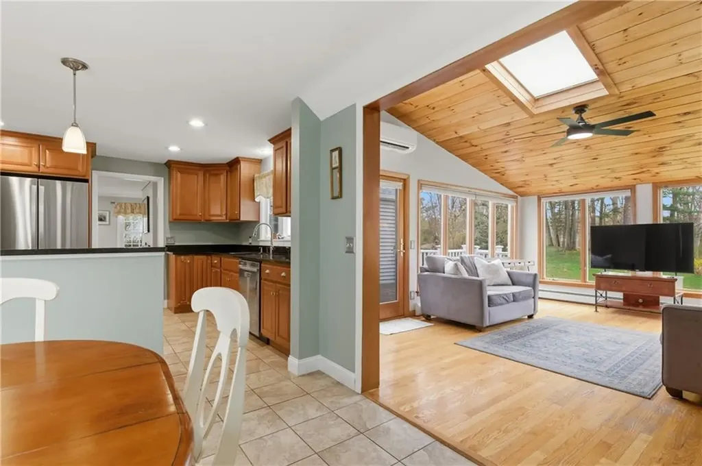 27 Old Meadow Lane Cumberland RI 02864