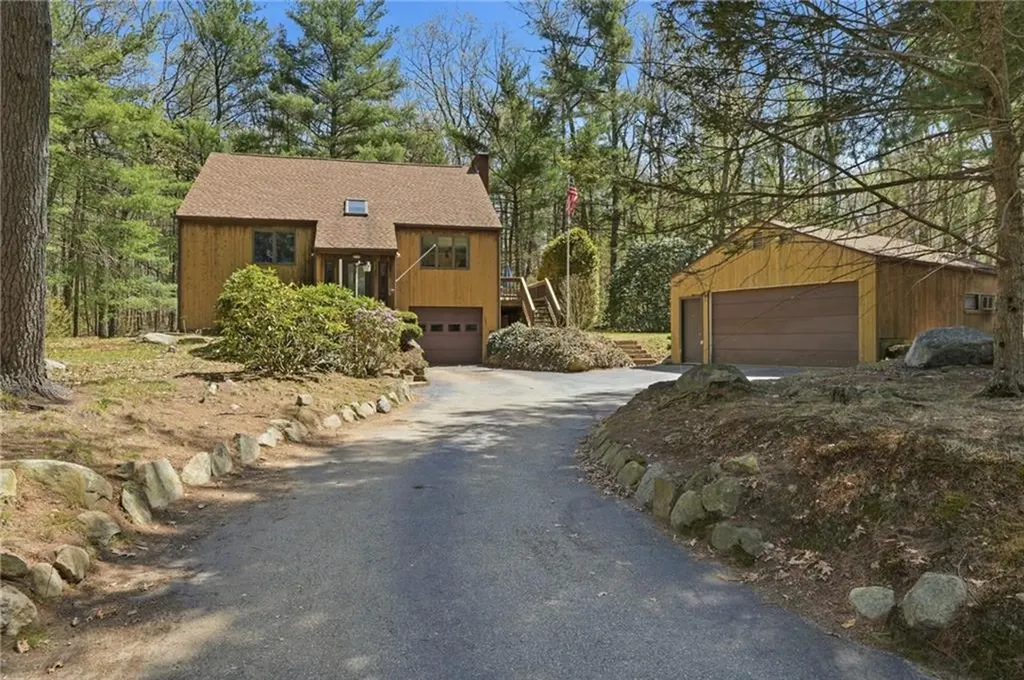 35 Fanning Lane Smithfield RI 02828
