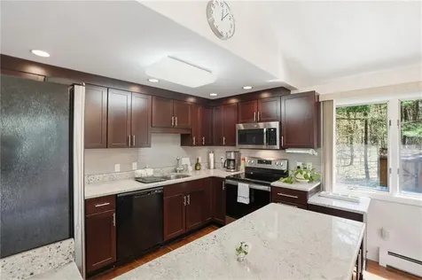 35 Fanning Lane Smithfield RI 02828