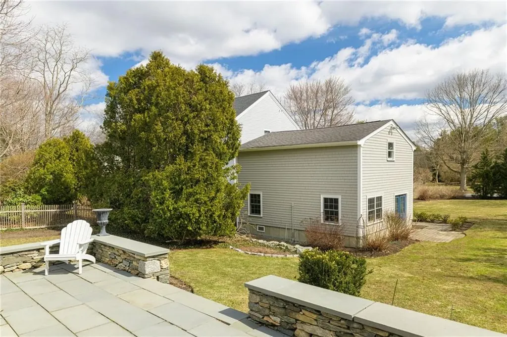 20 Briarfield Road Barrington RI 02806