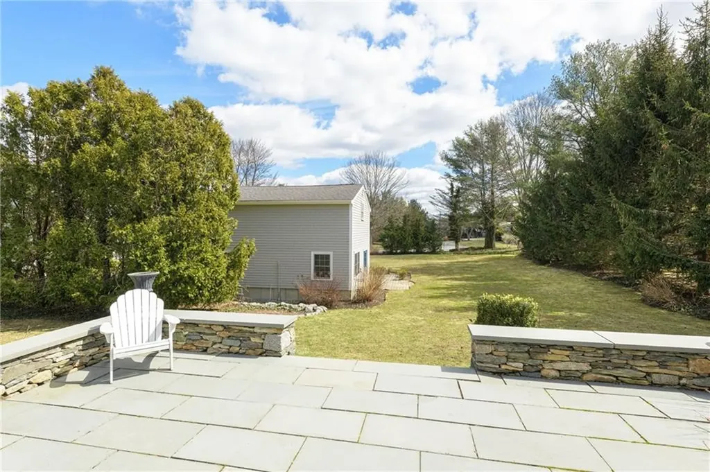 20 Briarfield Road Barrington RI 02806