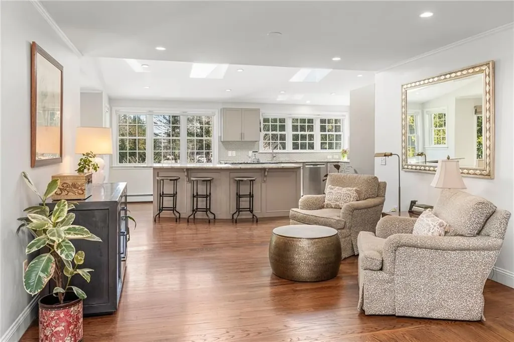 20 Briarfield Road Barrington RI 02806