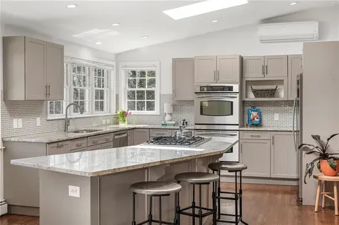 20 Briarfield Road Barrington RI 02806
