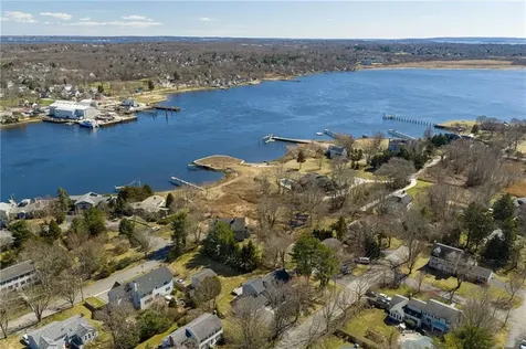 20 Briarfield Road Barrington RI 02806