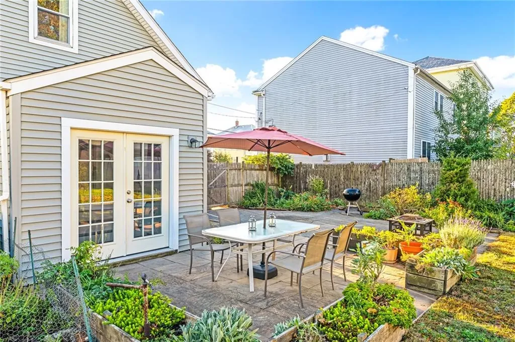 434 Grand Avenue Pawtucket RI 02861