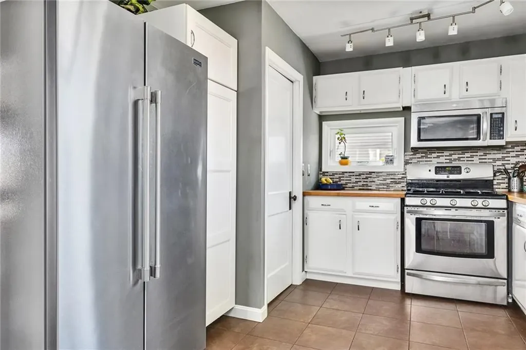 434 Grand Avenue Pawtucket RI 02861