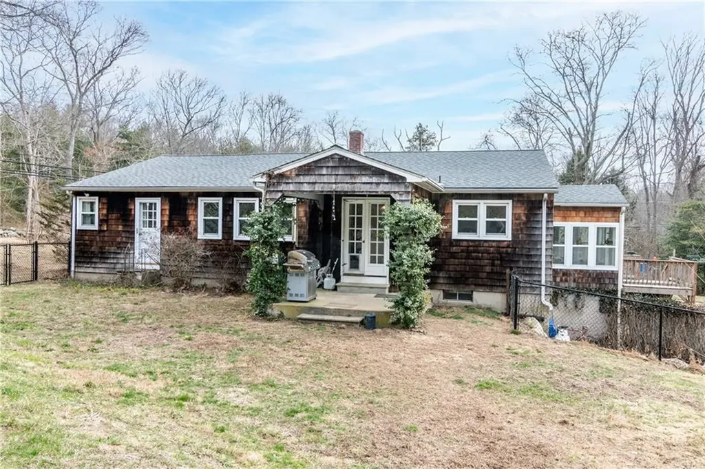 982 Wordens Pond Road South Kingstown RI 02879
