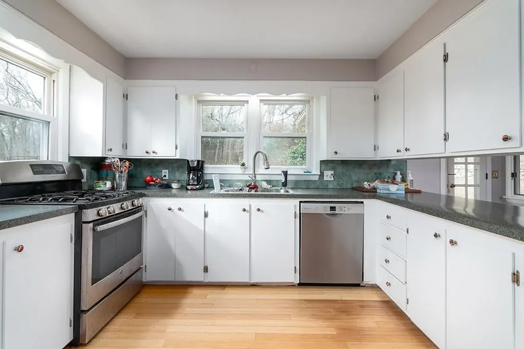 982 Wordens Pond Road South Kingstown RI 02879