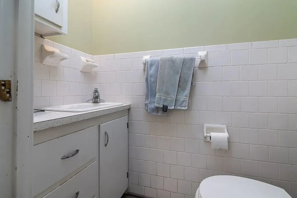 982 Wordens Pond Road South Kingstown RI 02879