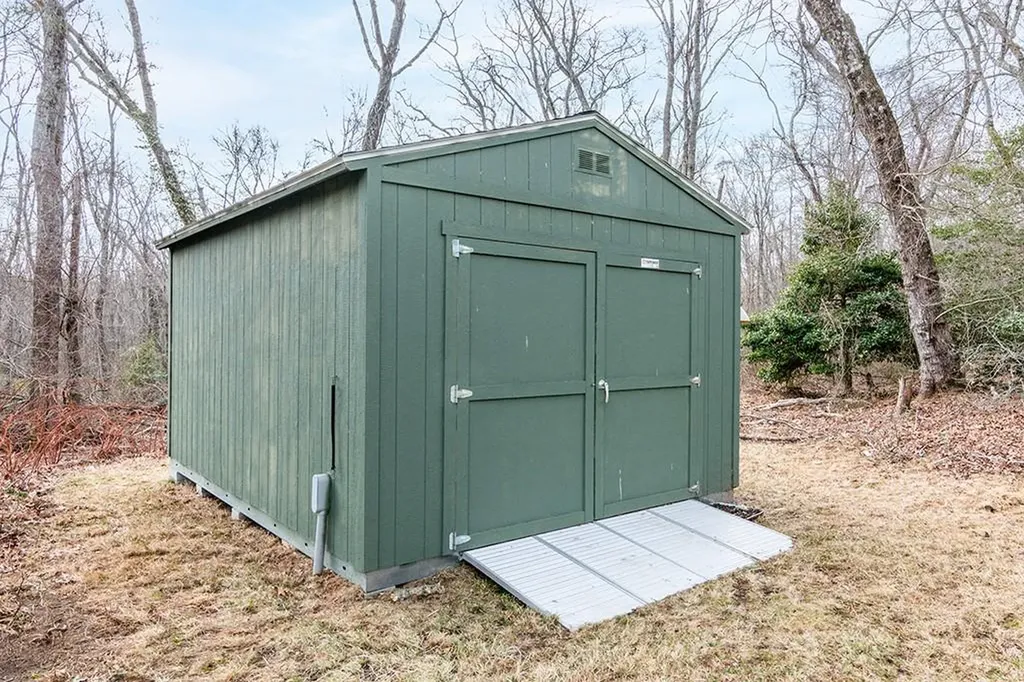 982 Wordens Pond Road South Kingstown RI 02879