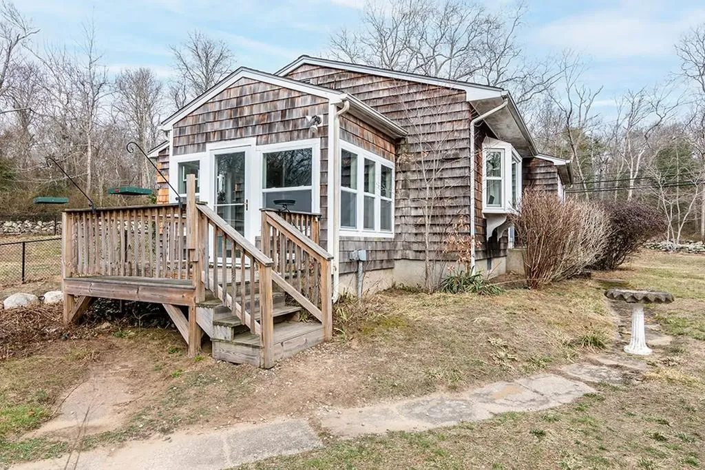 982 Wordens Pond Road South Kingstown RI 02879