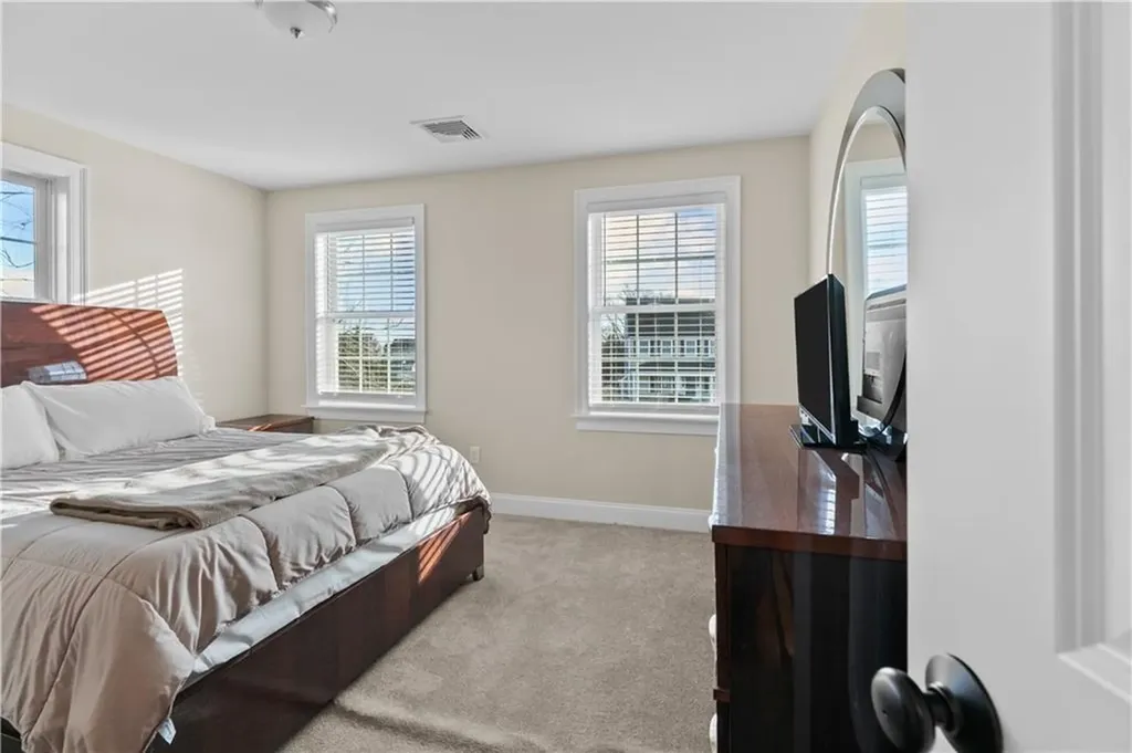24 Randolph Way Portsmouth RI 02871