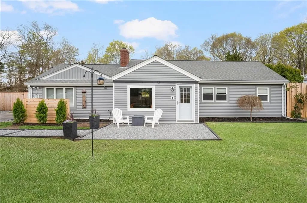 628 County Road Barrington RI 02806