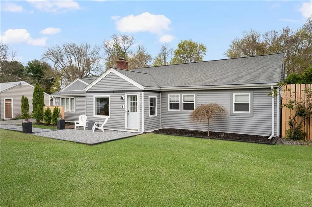 628 County Road Barrington RI 02806