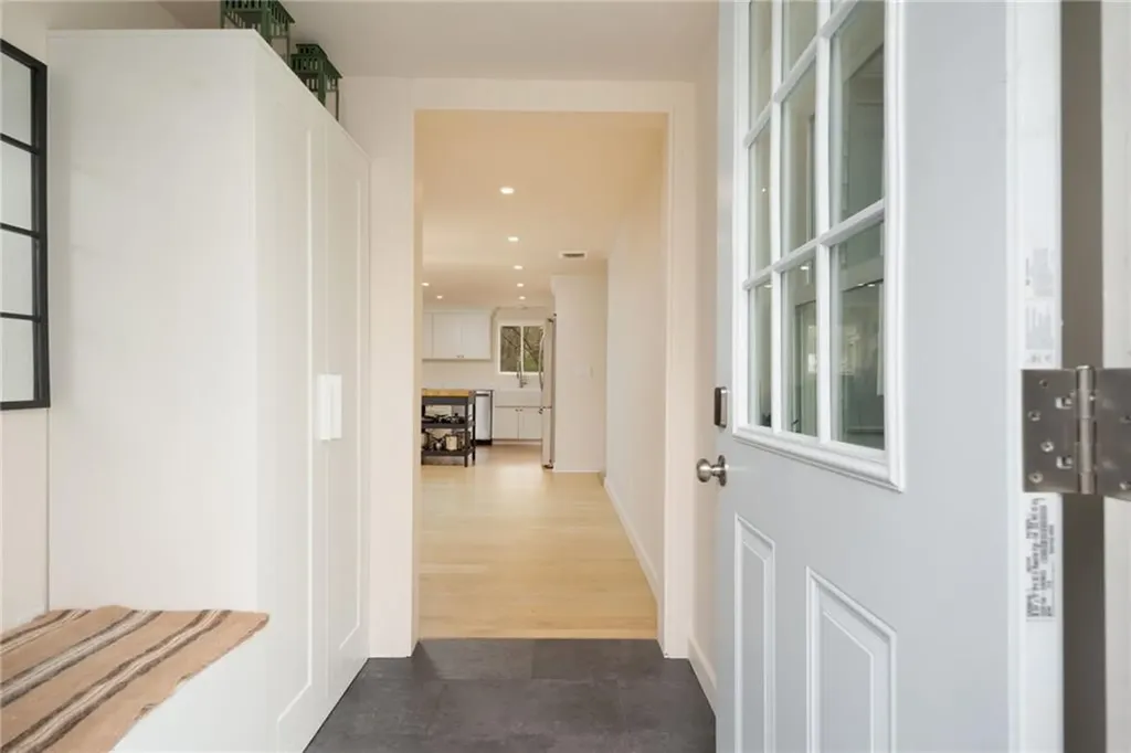 628 County Road Barrington RI 02806