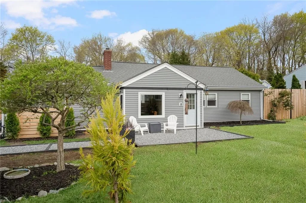 628 County Road Barrington RI 02806