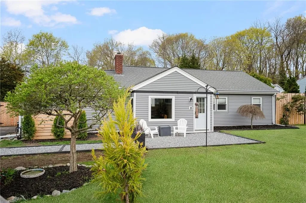 628 County Road Barrington RI 02806