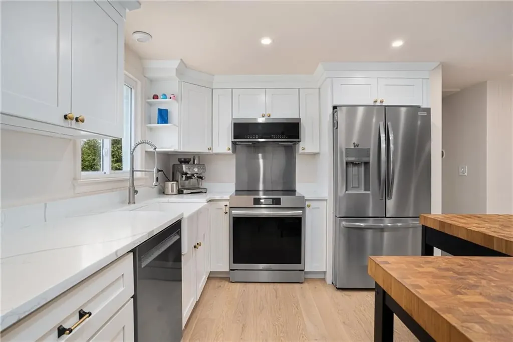 628 County Road Barrington RI 02806