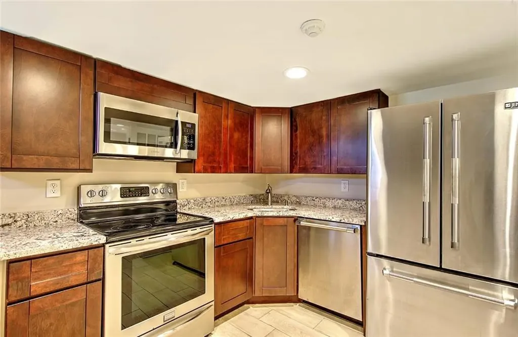 80 Pitman Street Providence RI 02916