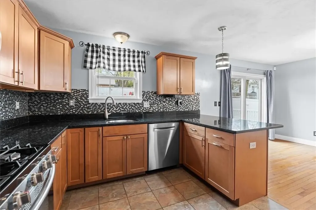 515 Pleasant Street Pawtucket RI 02860