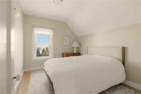 8 Carey Street Newport RI 02840