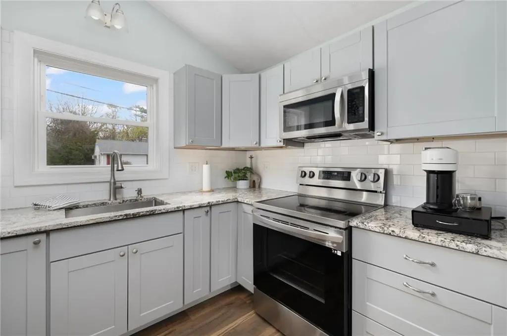 48 .5 Spicer Street North Providence RI 02904