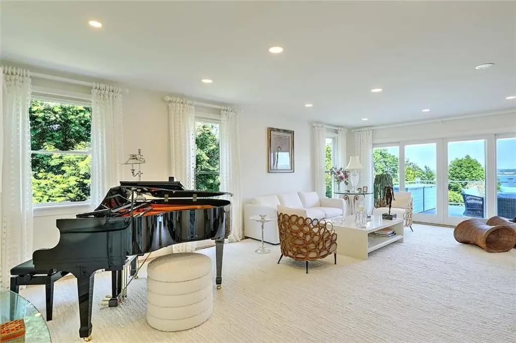 105 Heidi Drive Portsmouth RI 02871
