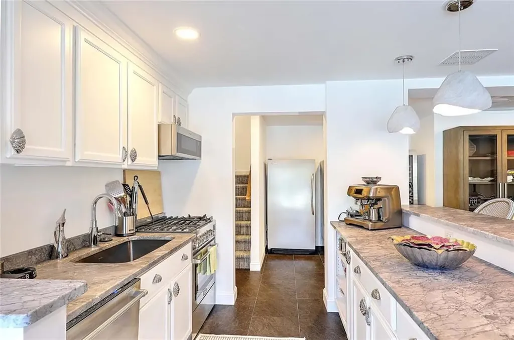 105 Heidi Drive Portsmouth RI 02871