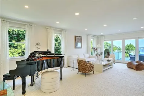 105 Heidi Drive Portsmouth RI 02871