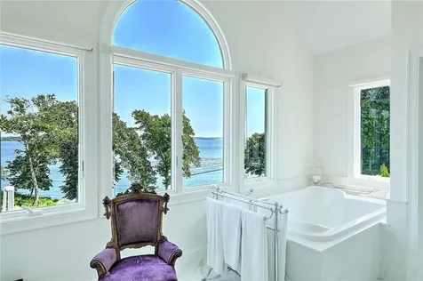 105 Heidi Drive Portsmouth RI 02871