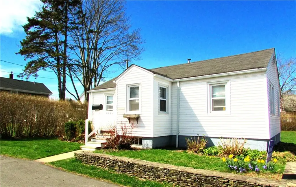 35 Rosa Road Middletown RI 02842