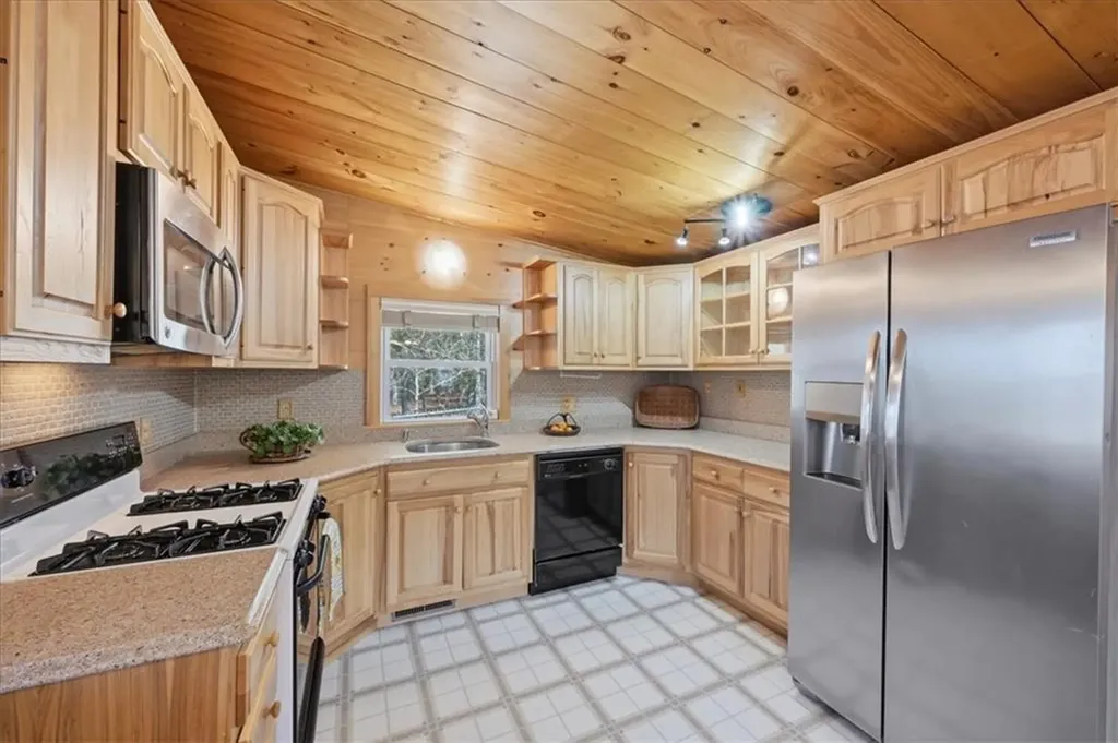 2 Michelle Lane Charlestown RI 02813