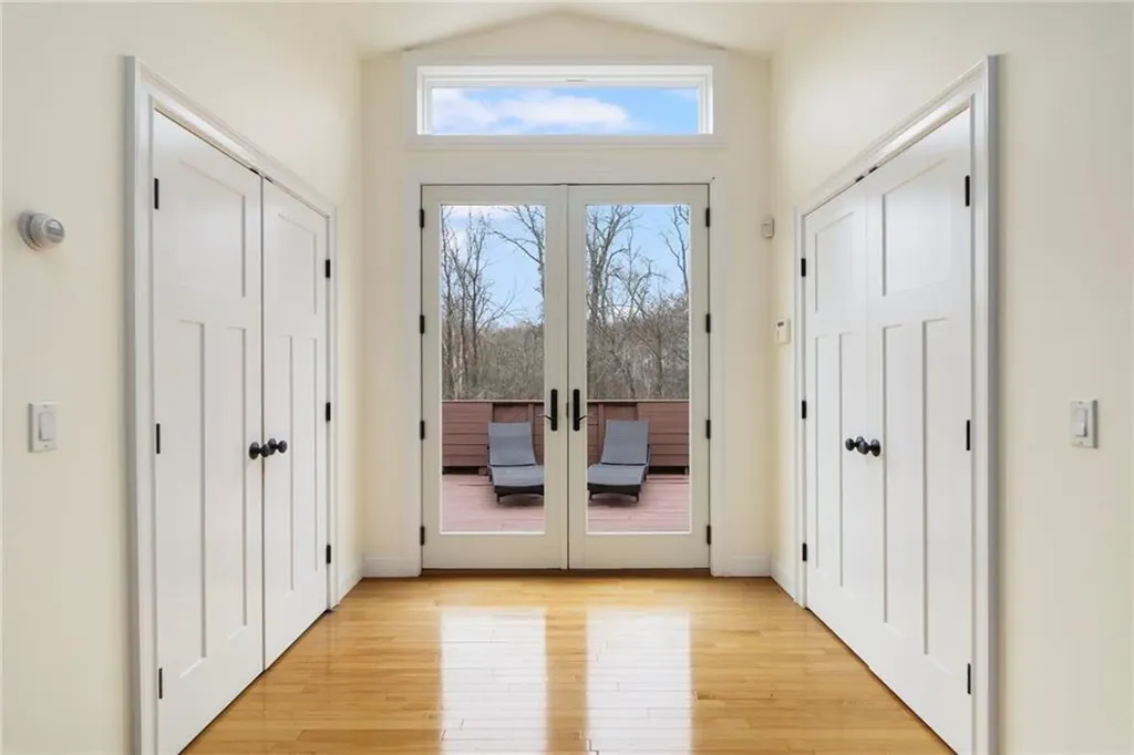 99 Blackstone Avenue Warwick RI 02889