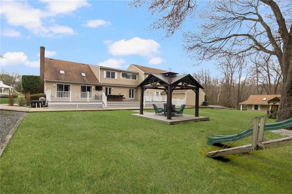 99 Blackstone Avenue Warwick RI 02889